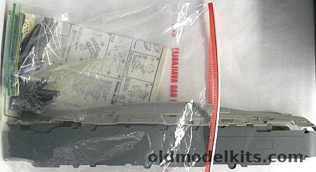 Heller 1/400 HMS Illustrious WWII Aircraft Carrier Bagged, 1052 plastic model kit